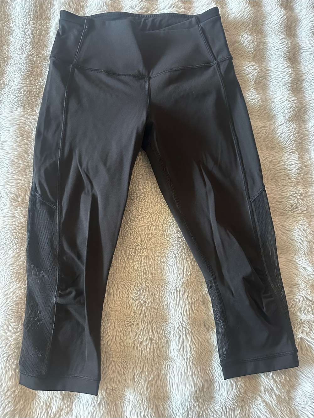 Lululemon Black Mesh Panel Crop Leggings Pants Size 4